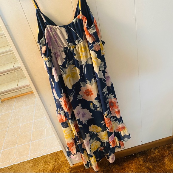 High-Low Floral Print Dress - EUC 🌸 - Picture 5 of 16